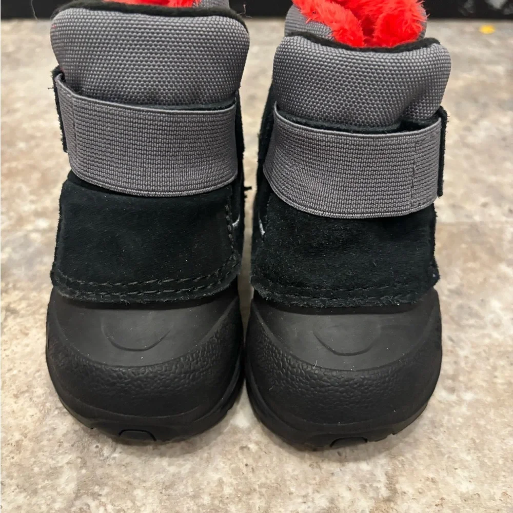 Toddler Alpenglow II Boots Size 4 Black, Grey & Red Faux Lining
